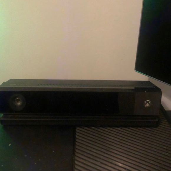 Xbox one with Kinect - Picture 2 of 3